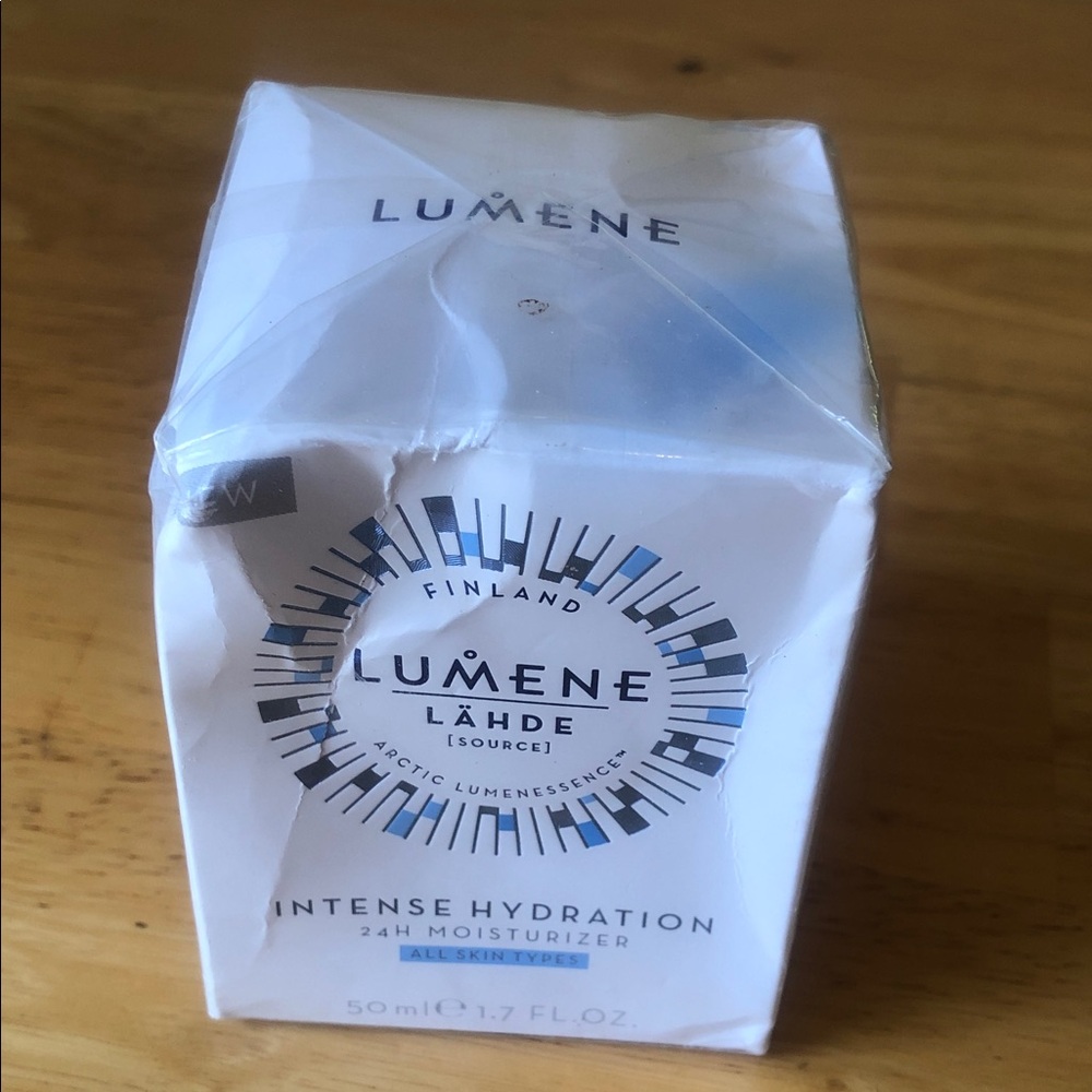Lumene Lähde Intense Hydration beauty 24H Moisturizer - White